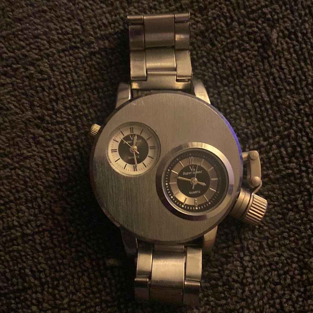 V6 analog stainless steel Watch